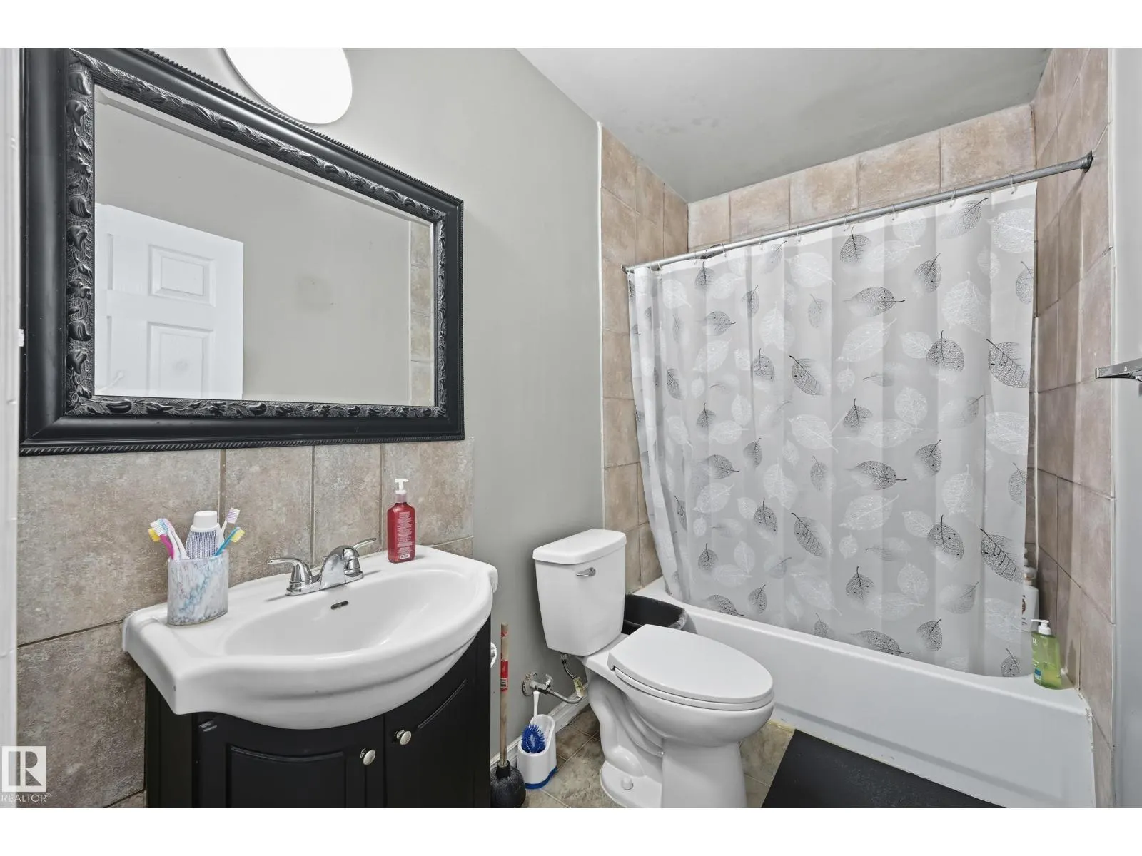 11908 71 ST NW