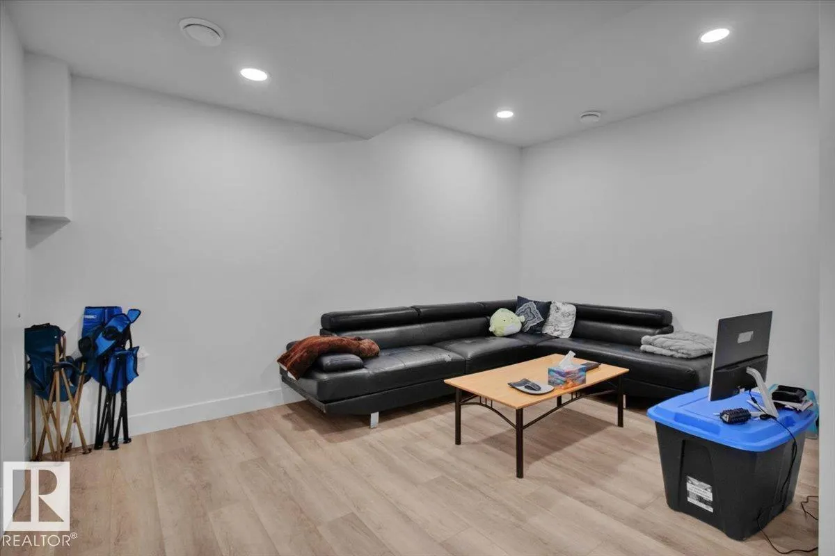 17684 49 ST NW