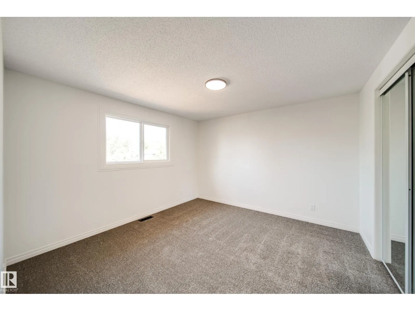 289 RIDGEWOOD