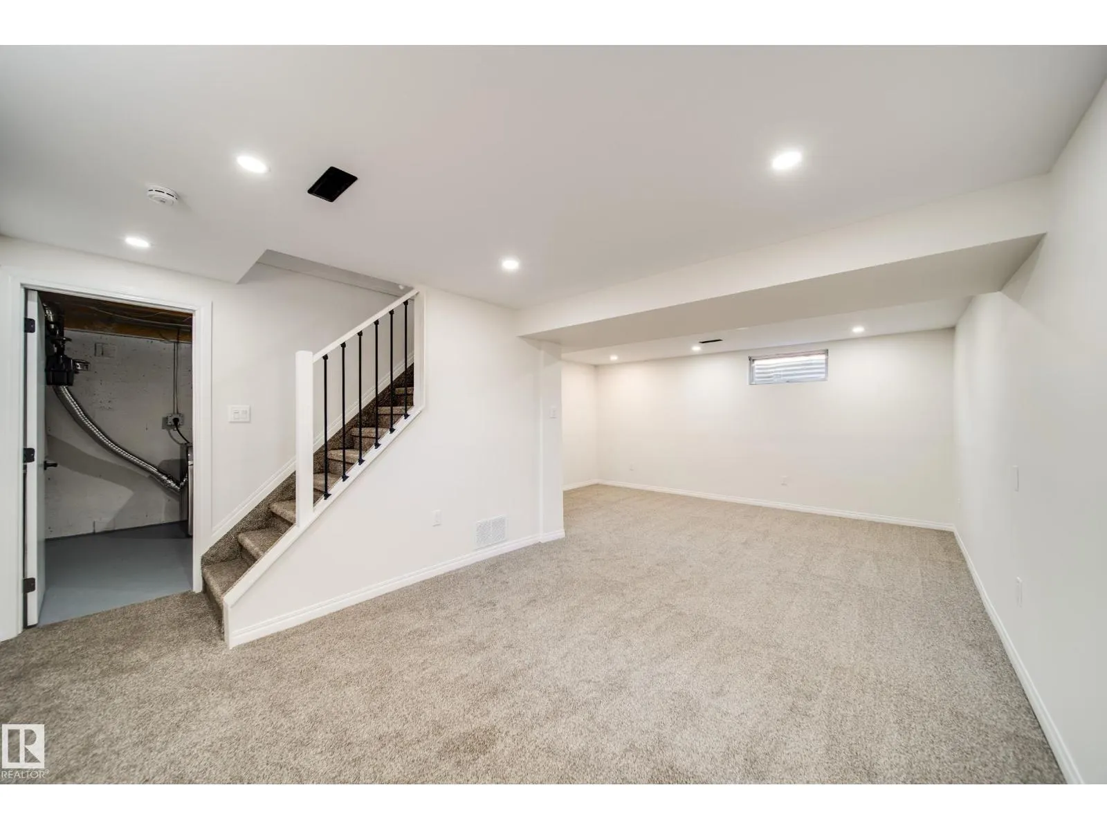 289 RIDGEWOOD