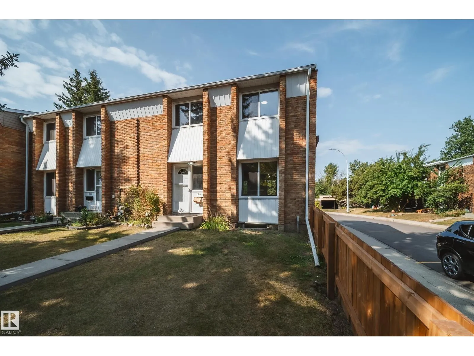 289 RIDGEWOOD