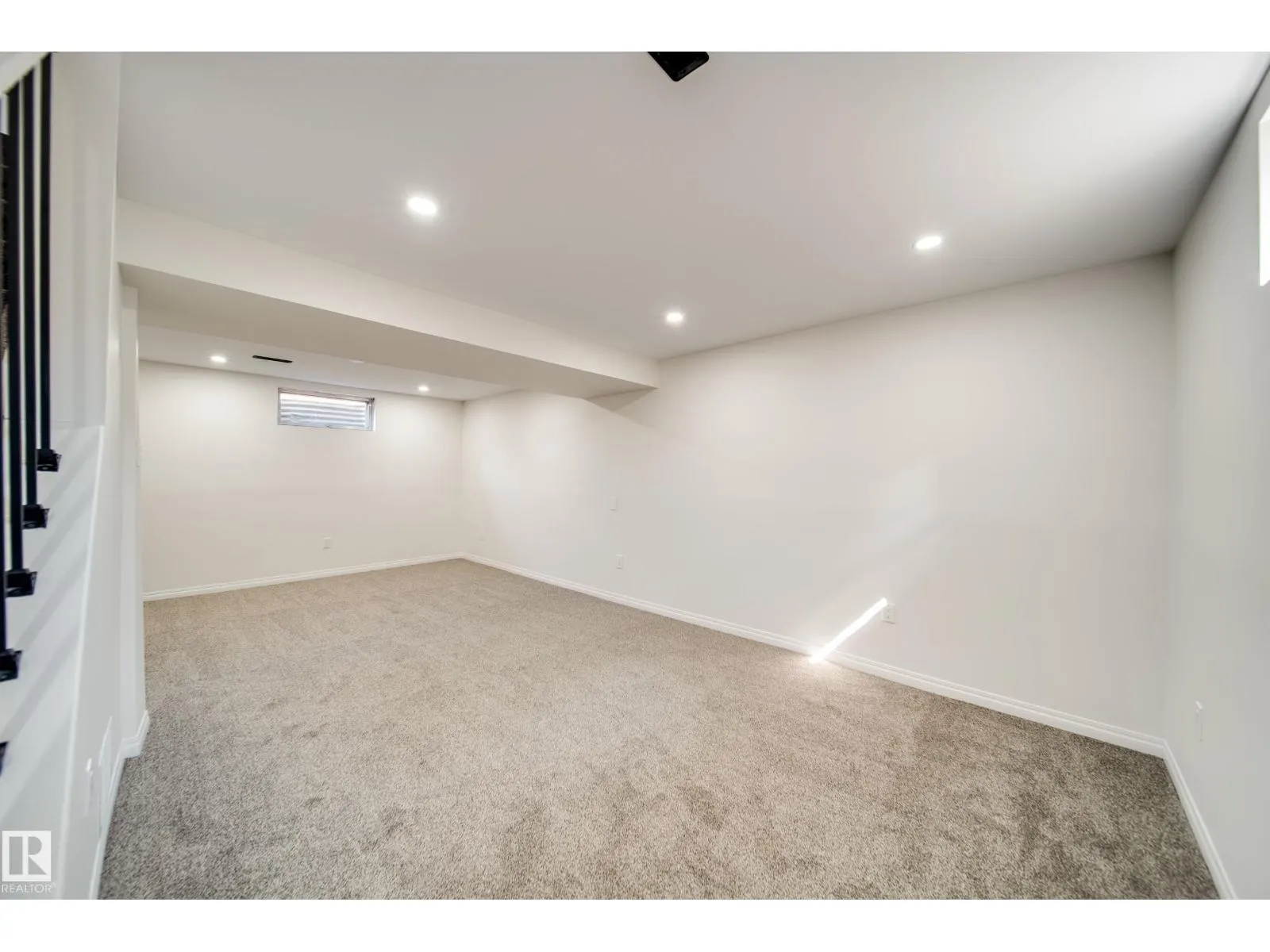 289 RIDGEWOOD