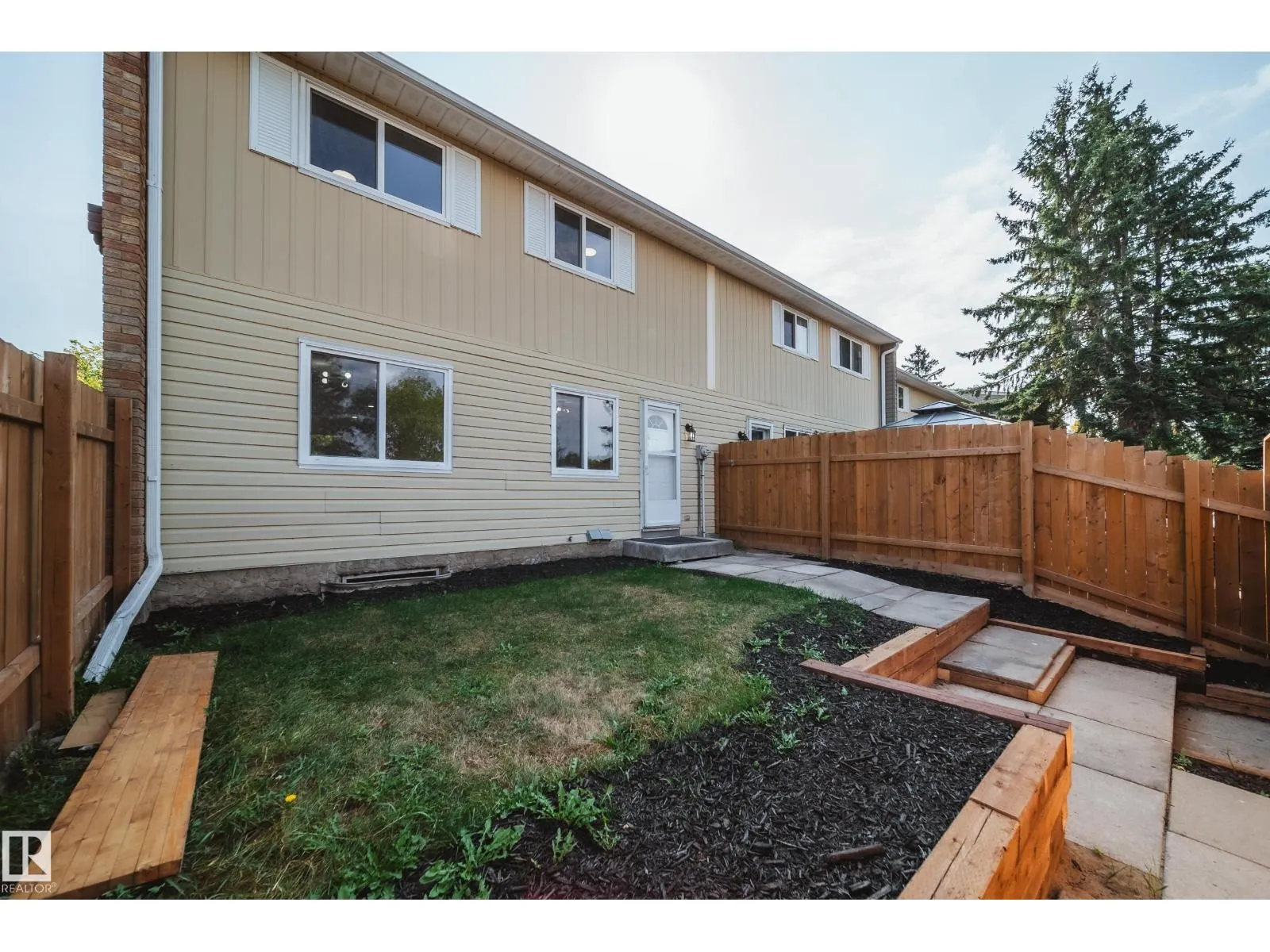 289 RIDGEWOOD