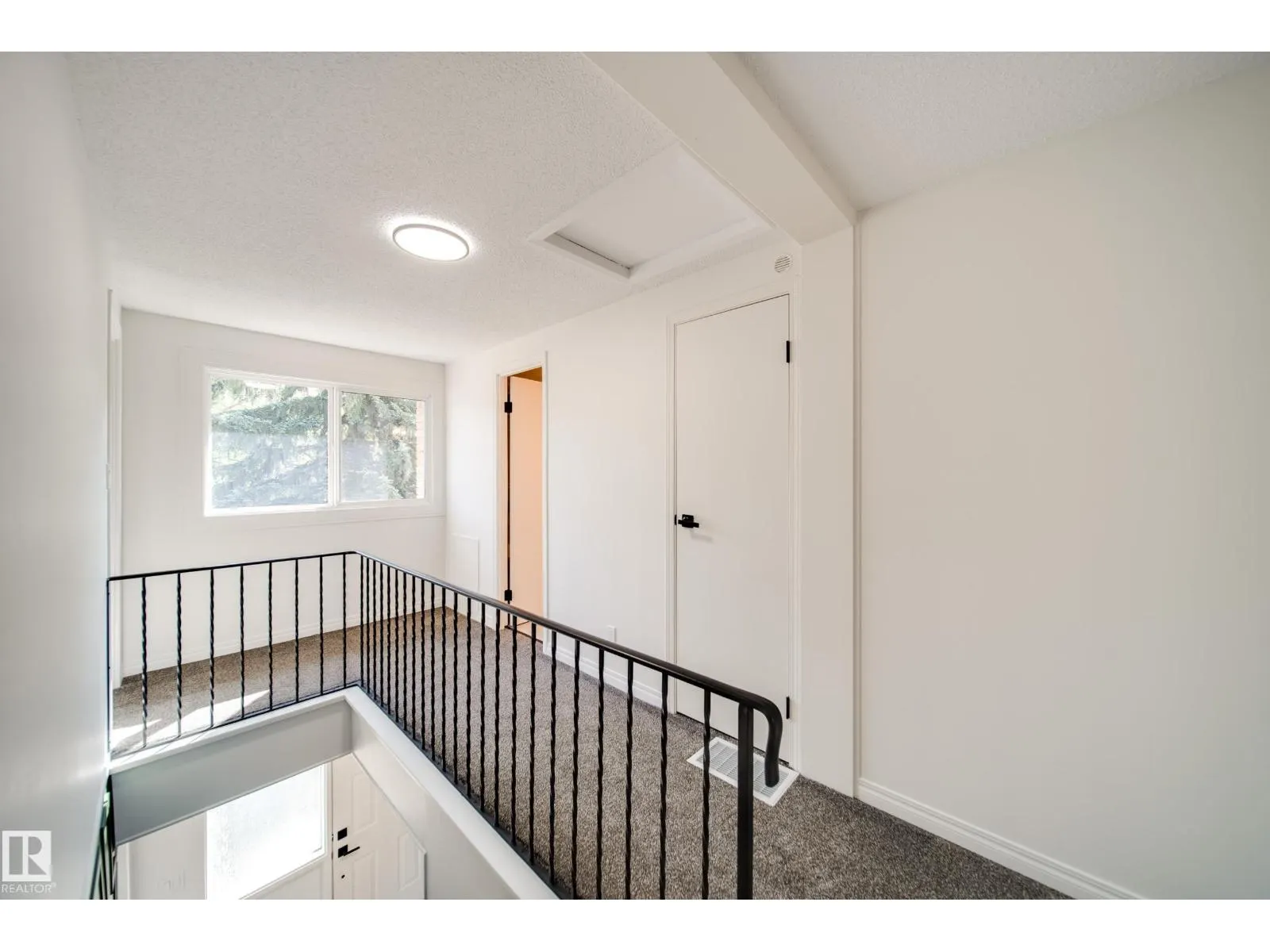 289 RIDGEWOOD