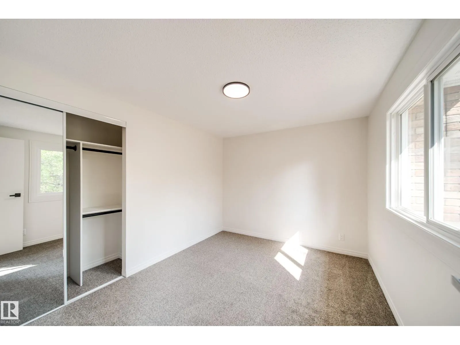 289 RIDGEWOOD