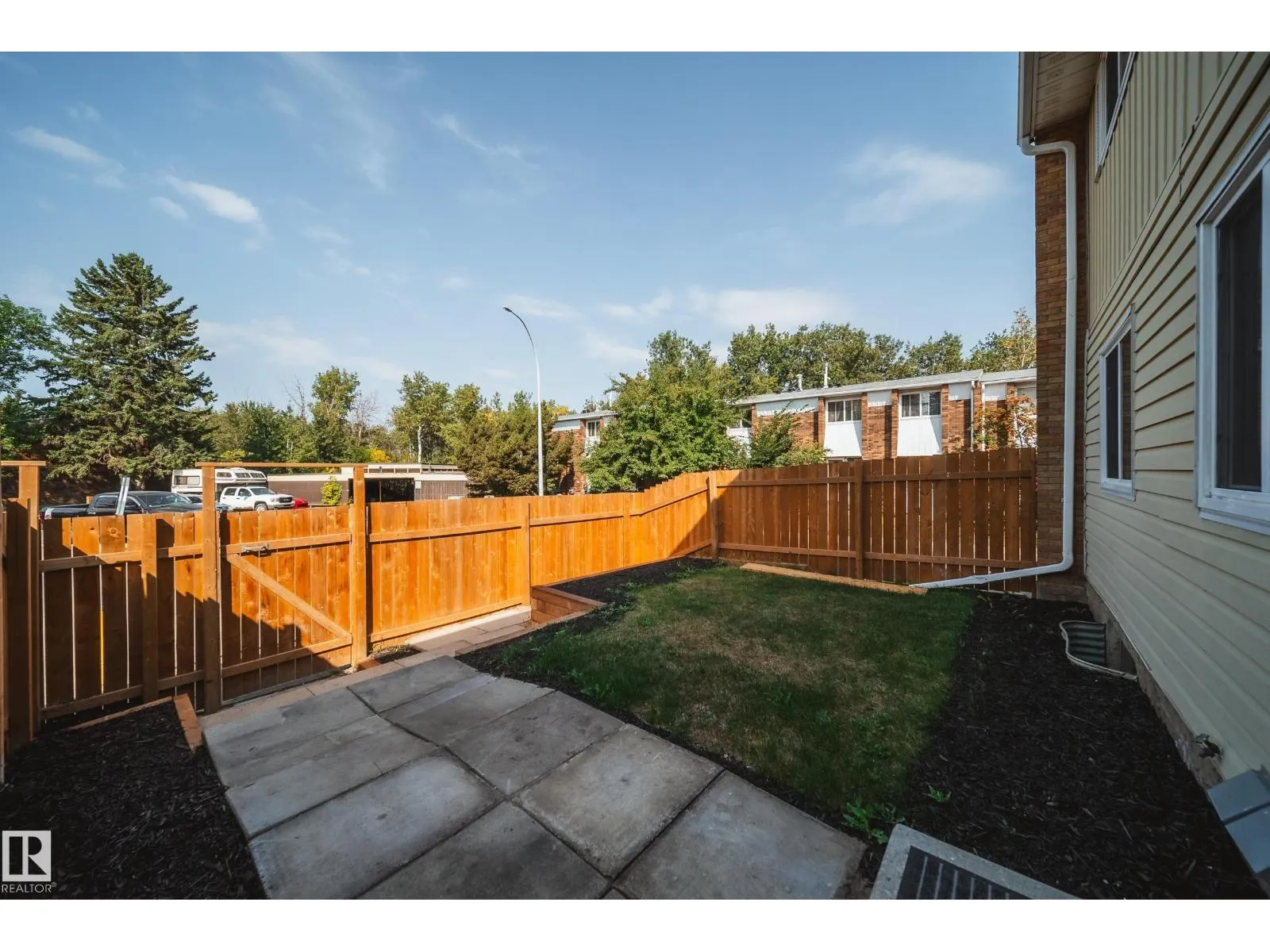289 RIDGEWOOD