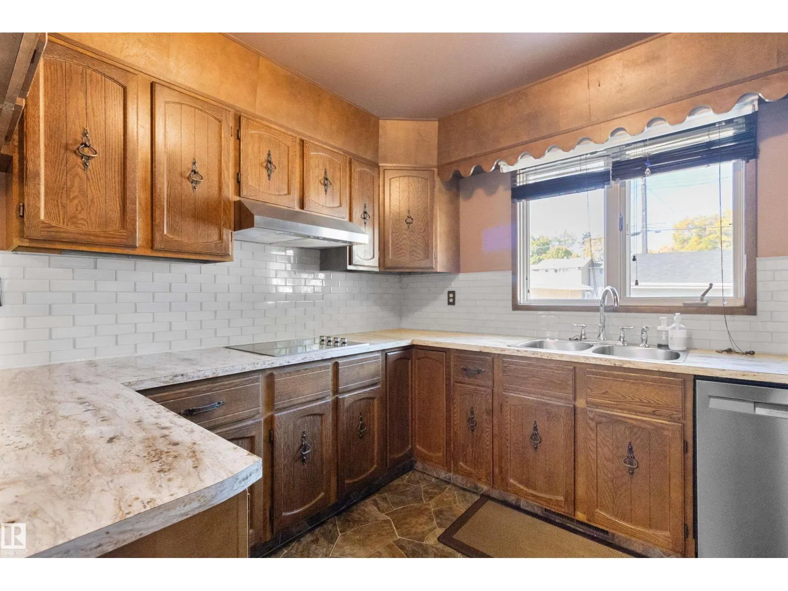 12820 67 ST NW