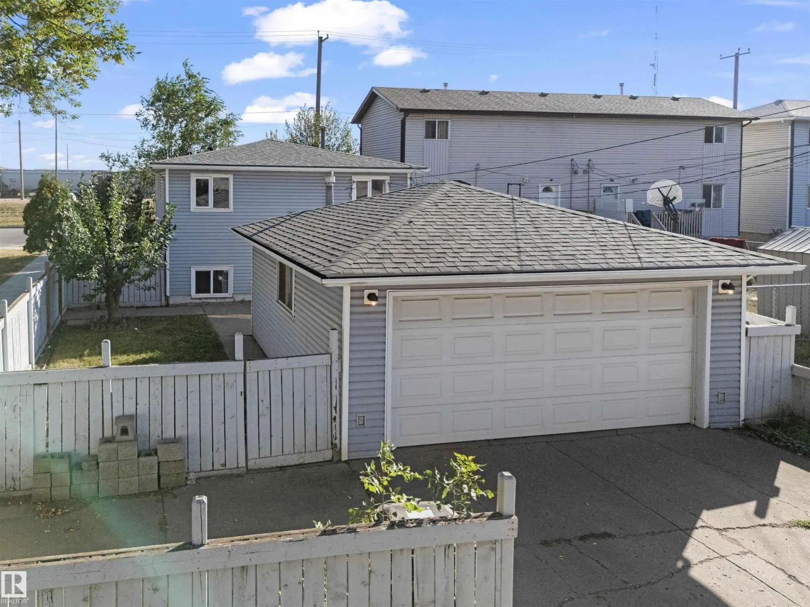 11604 127 AV NW
