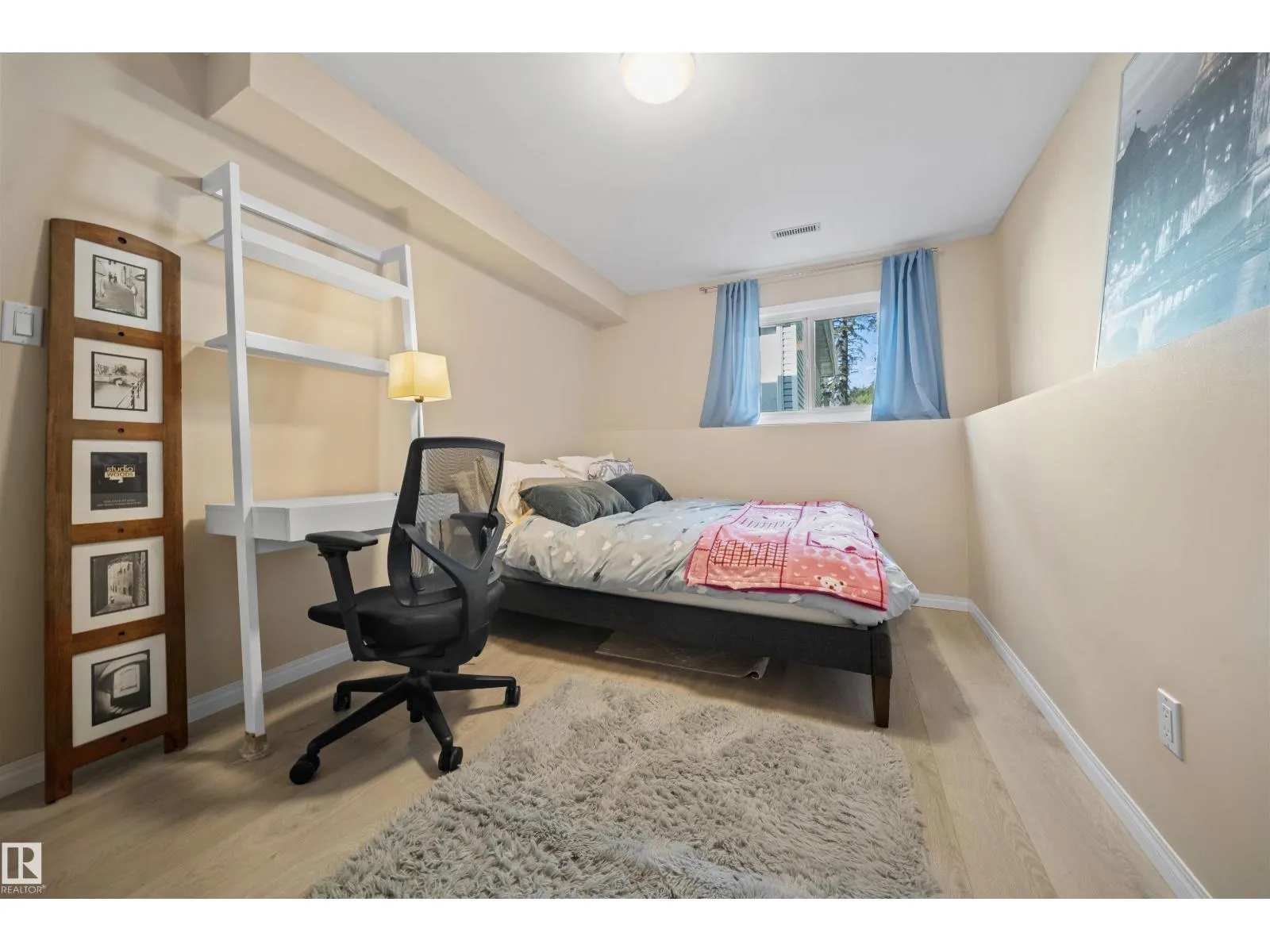 11604 127 AV NW