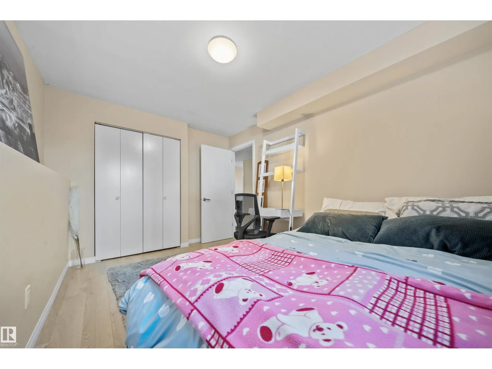 11604 127 AV NW