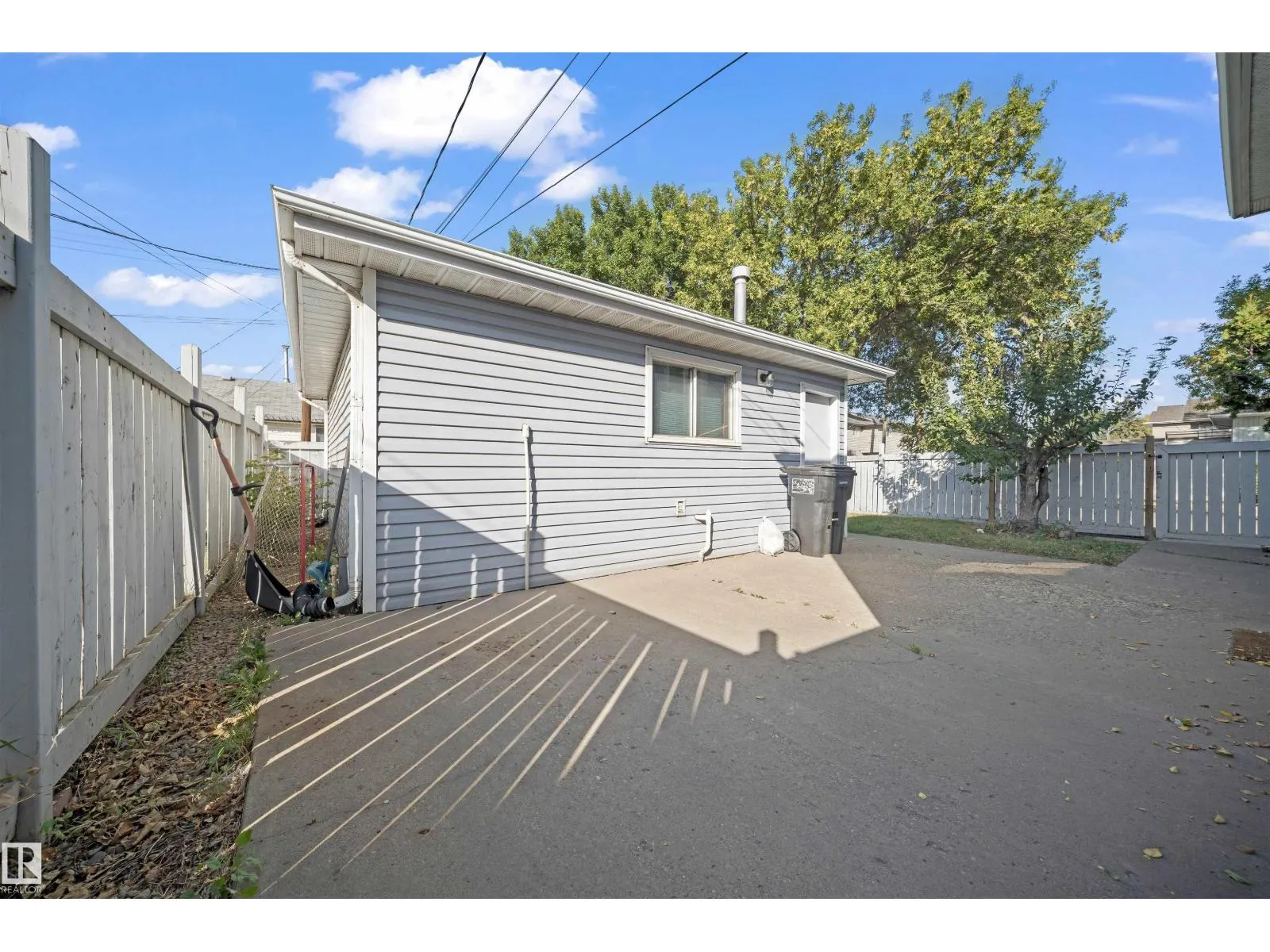 11604 127 AV NW