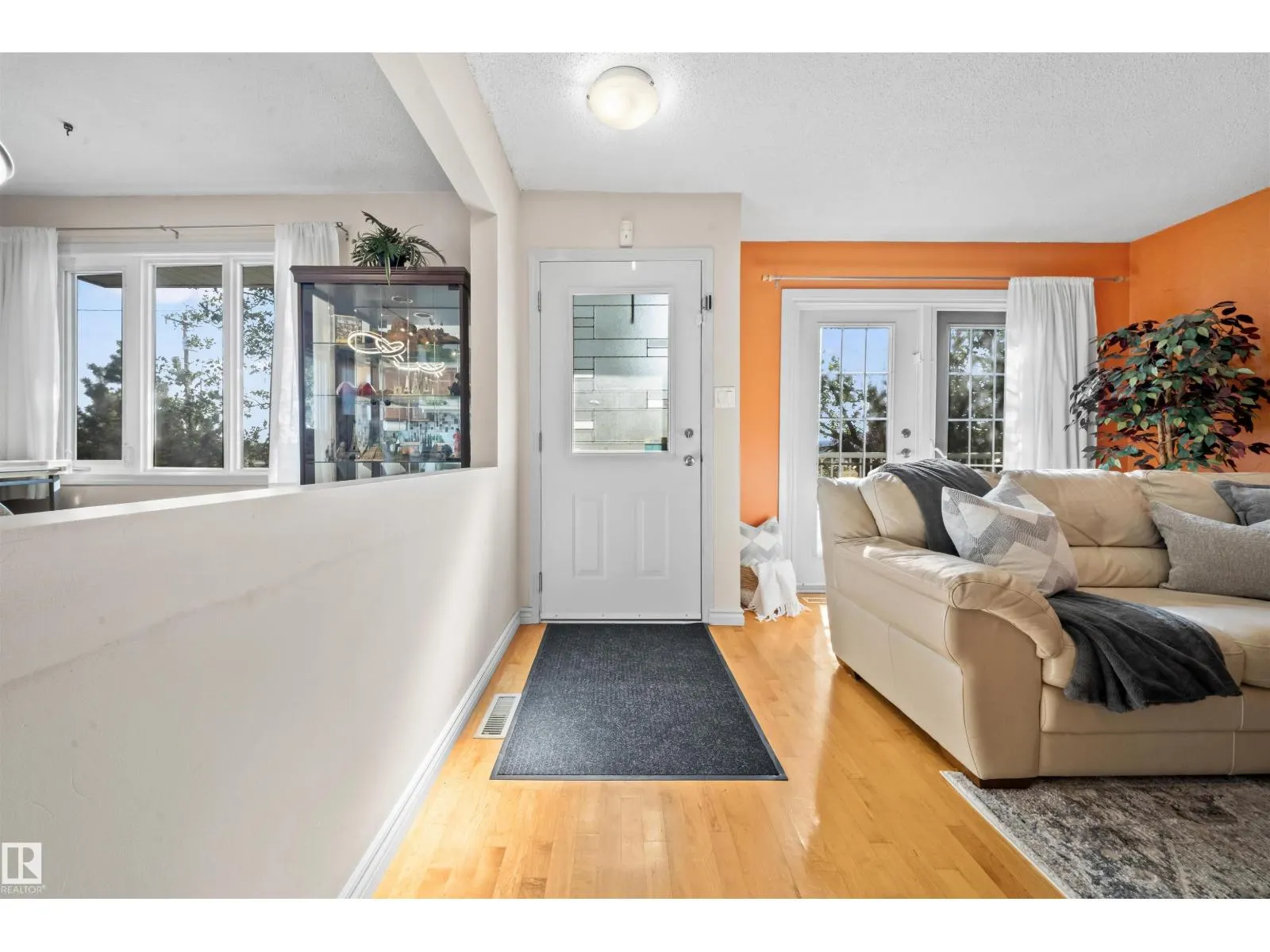 11604 127 AV NW
