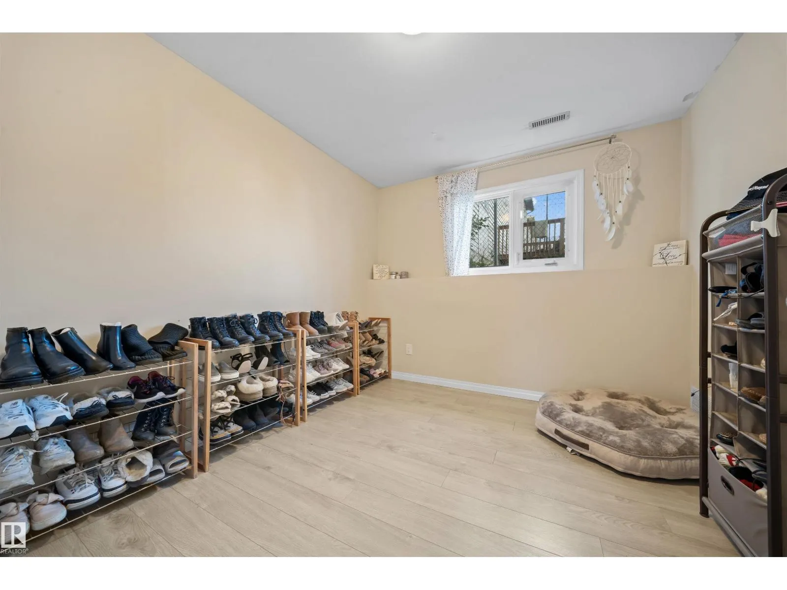 11604 127 AV NW