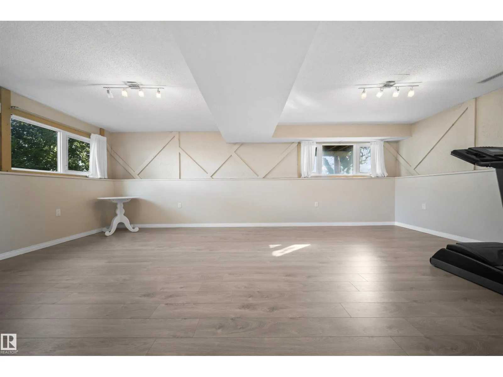 11604 127 AV NW