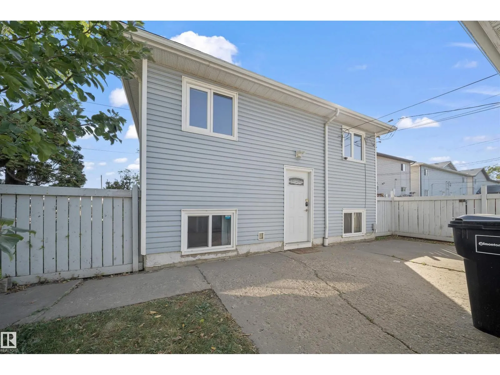 11604 127 AV NW