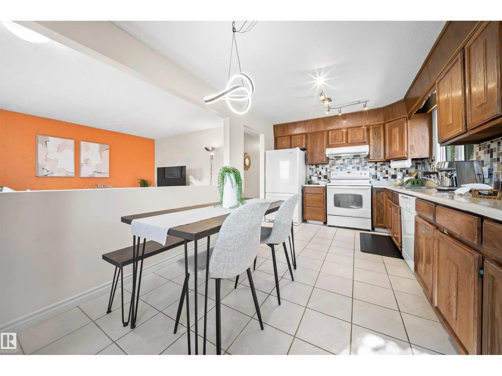 11604 127 AV NW