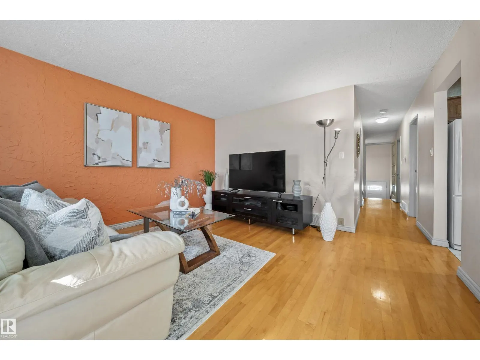 11604 127 AV NW