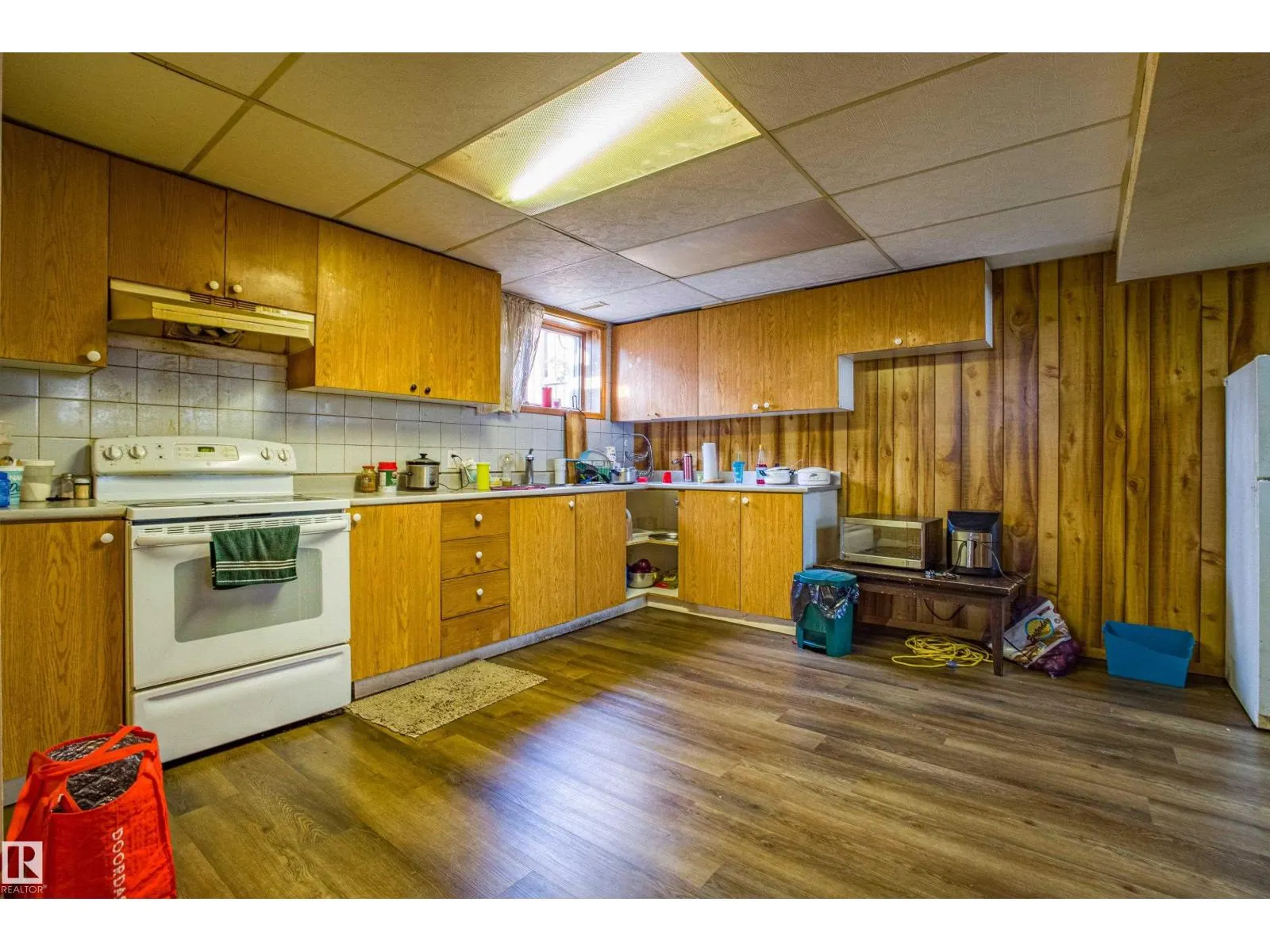 4533 29 AV NW NW