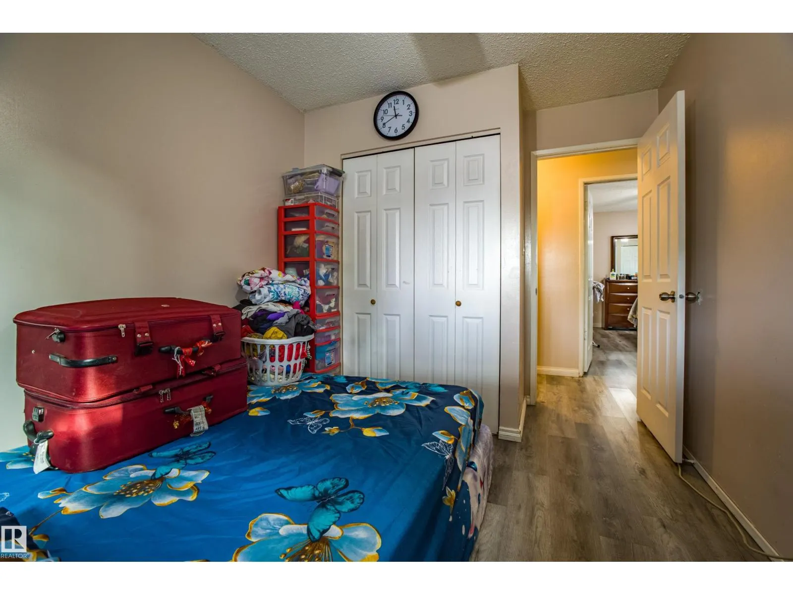 4533 29 AV NW NW