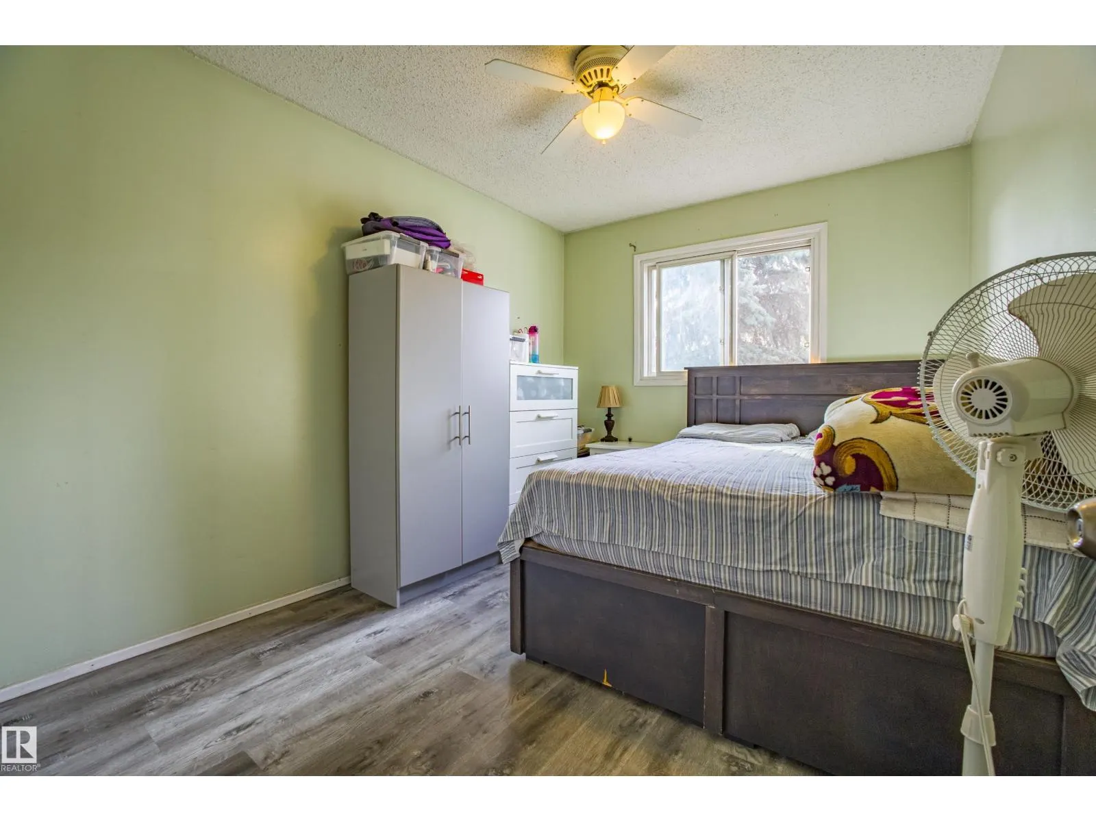 4533 29 AV NW NW