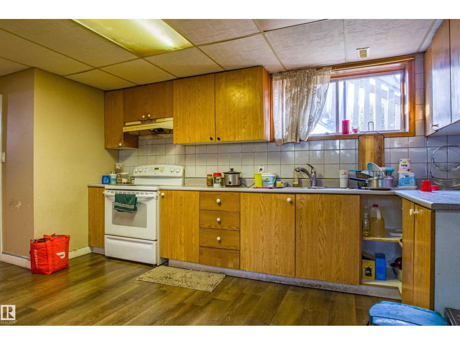 4533 29 AV NW NW