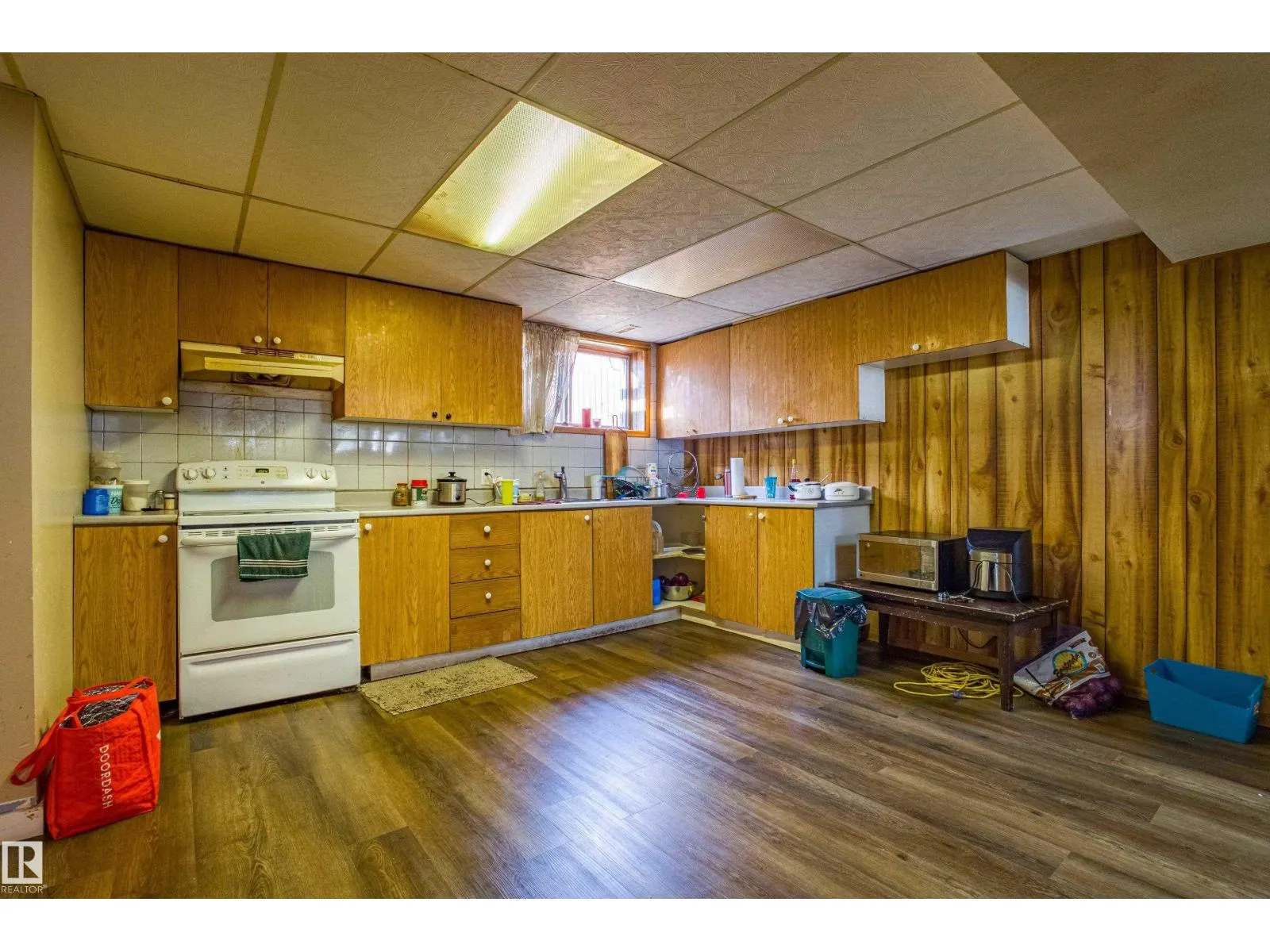 4533 29 AV NW NW