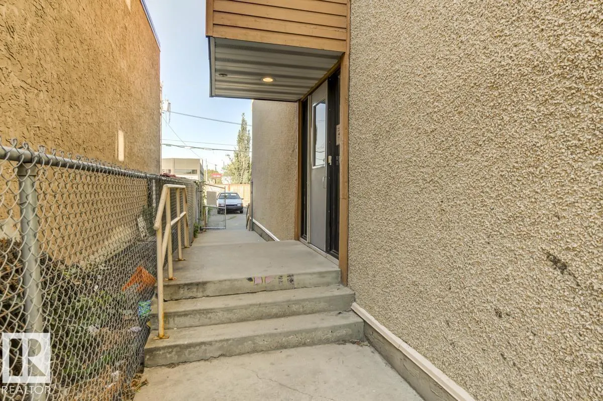 #105 10620 104 ST NW