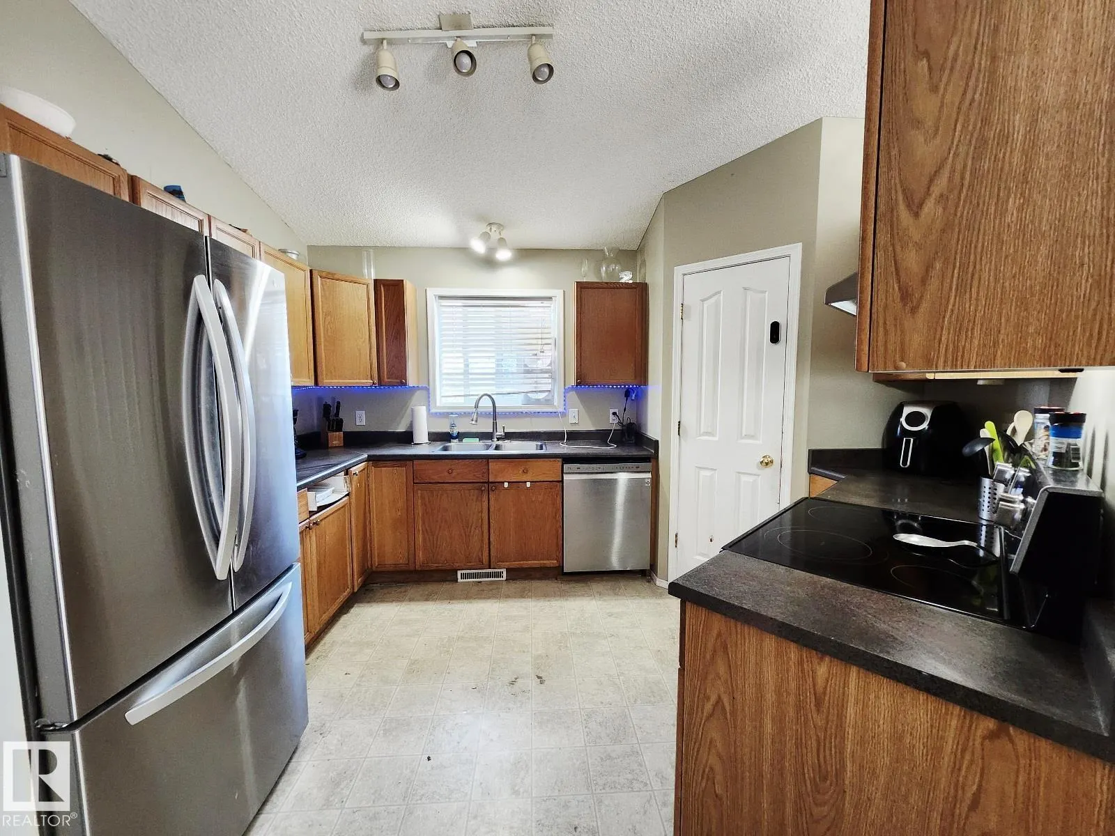 108 BROOKVIEW WY