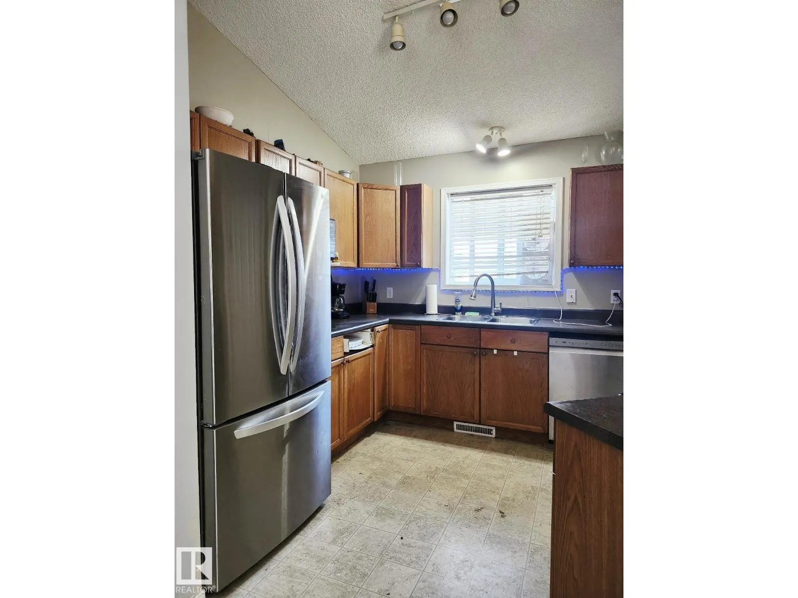 108 BROOKVIEW WY
