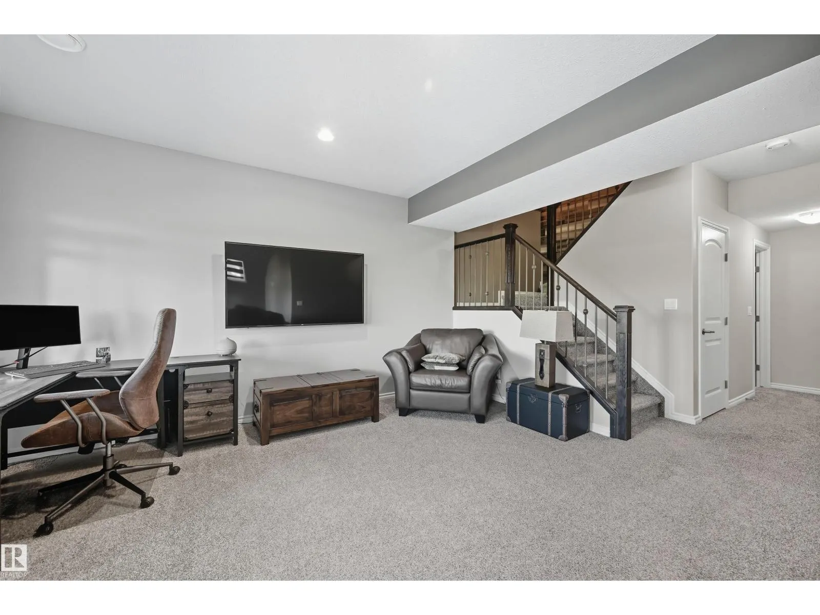 3414 PARKER LO SW