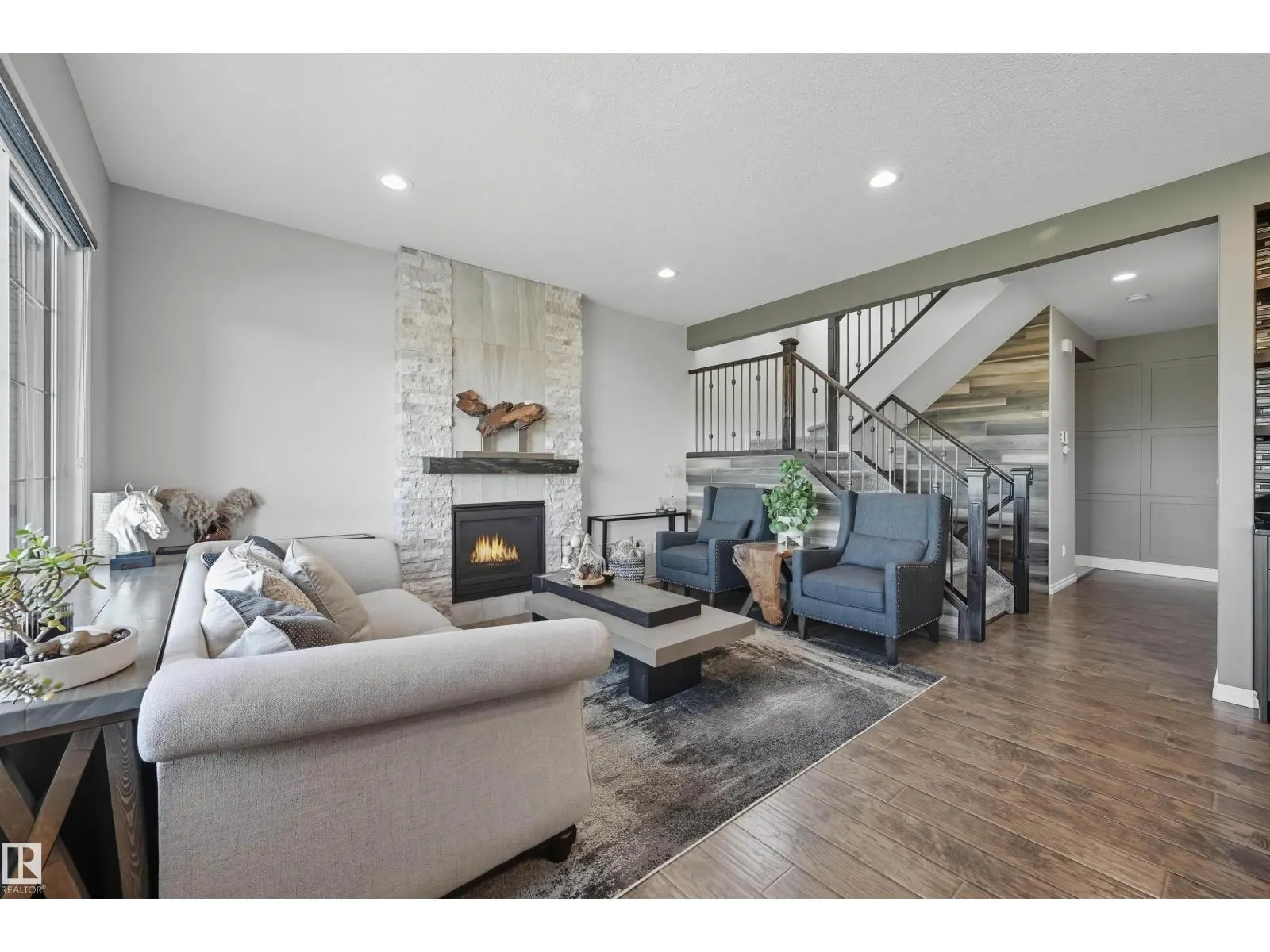3414 PARKER LO SW
