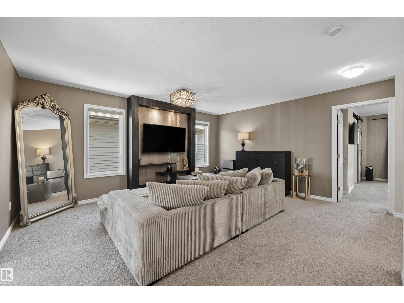 3414 PARKER LO SW