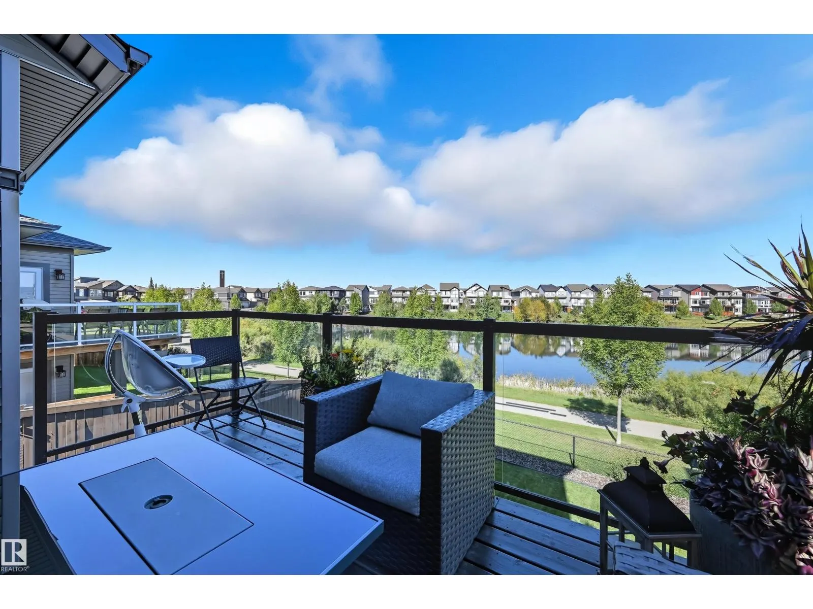 3414 PARKER LO SW