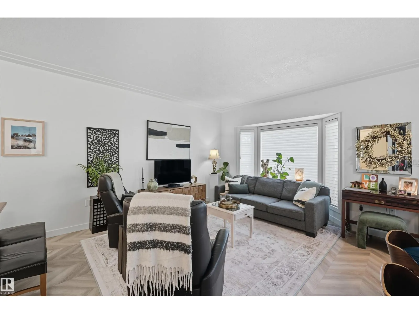 #21 10 BLACKBURN DR W SW