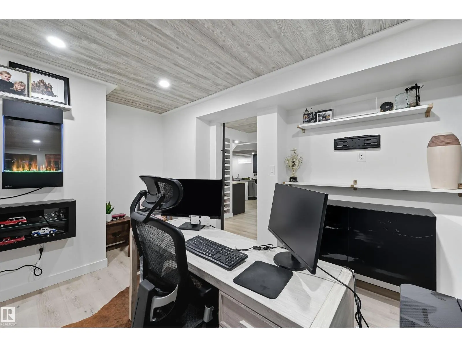 #21 10 BLACKBURN DR W SW
