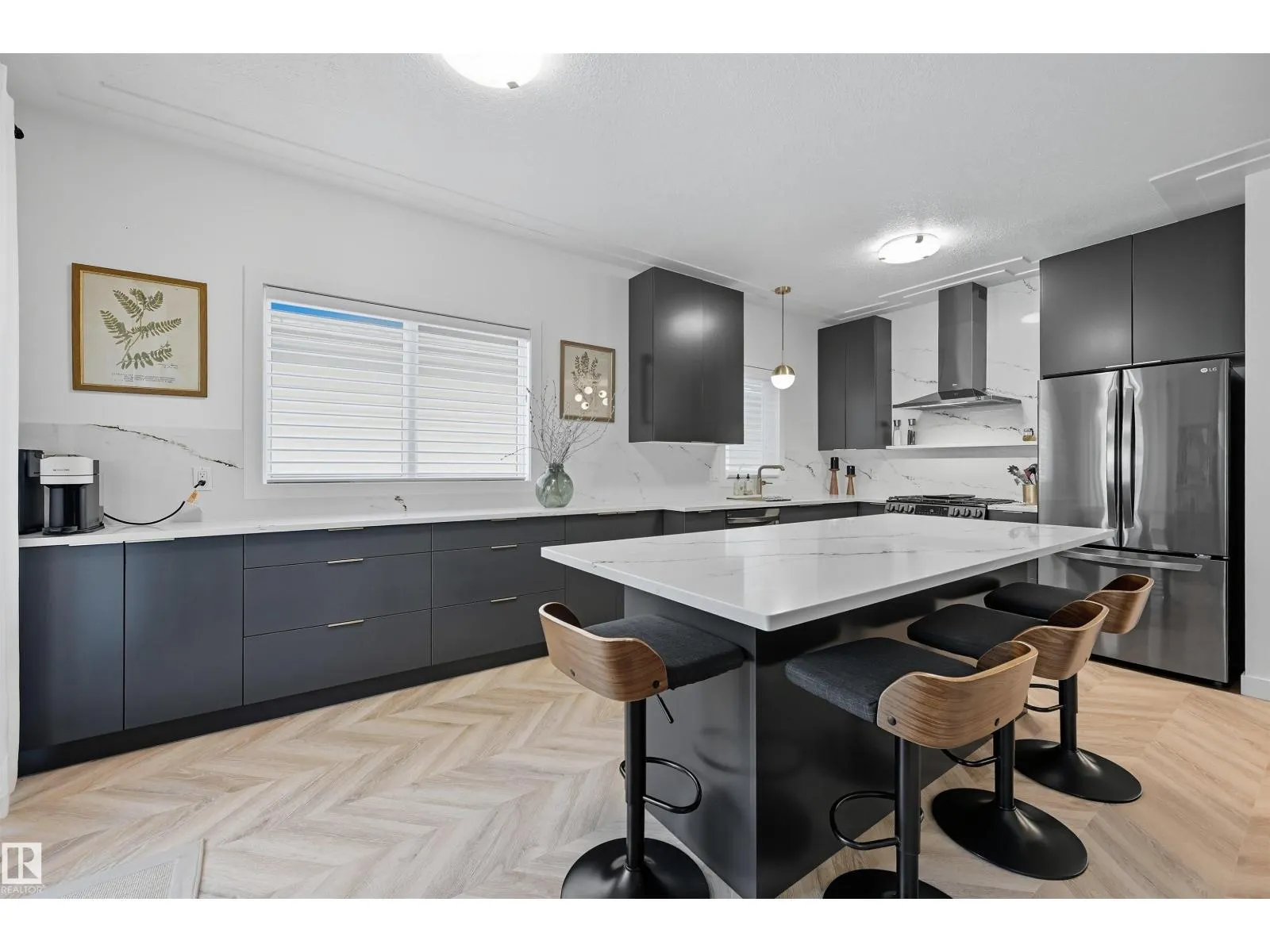 #21 10 BLACKBURN DR W SW