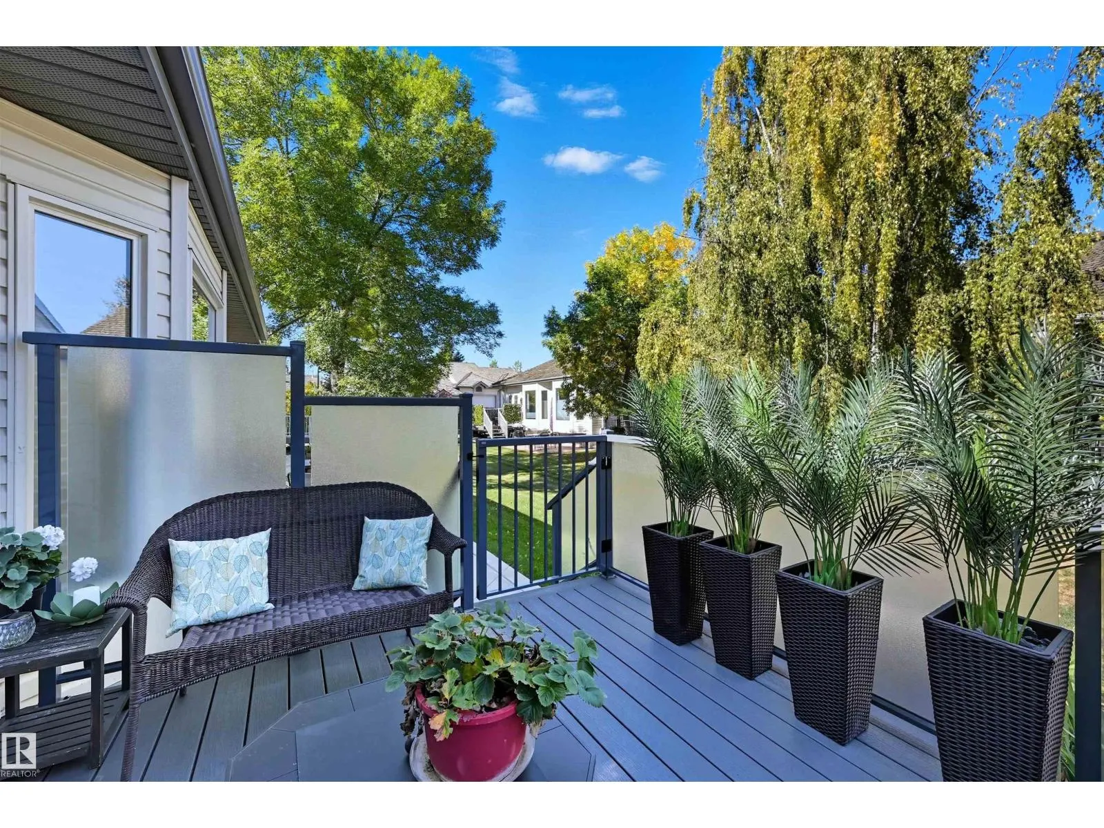 #21 10 BLACKBURN DR W SW