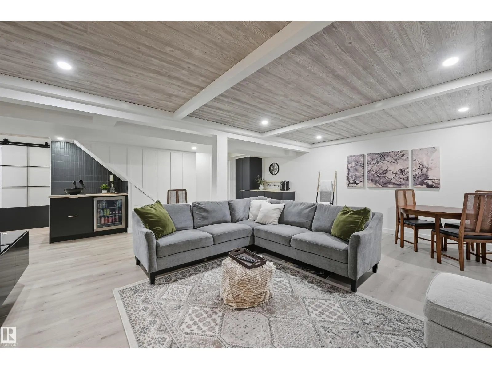 #21 10 BLACKBURN DR W SW