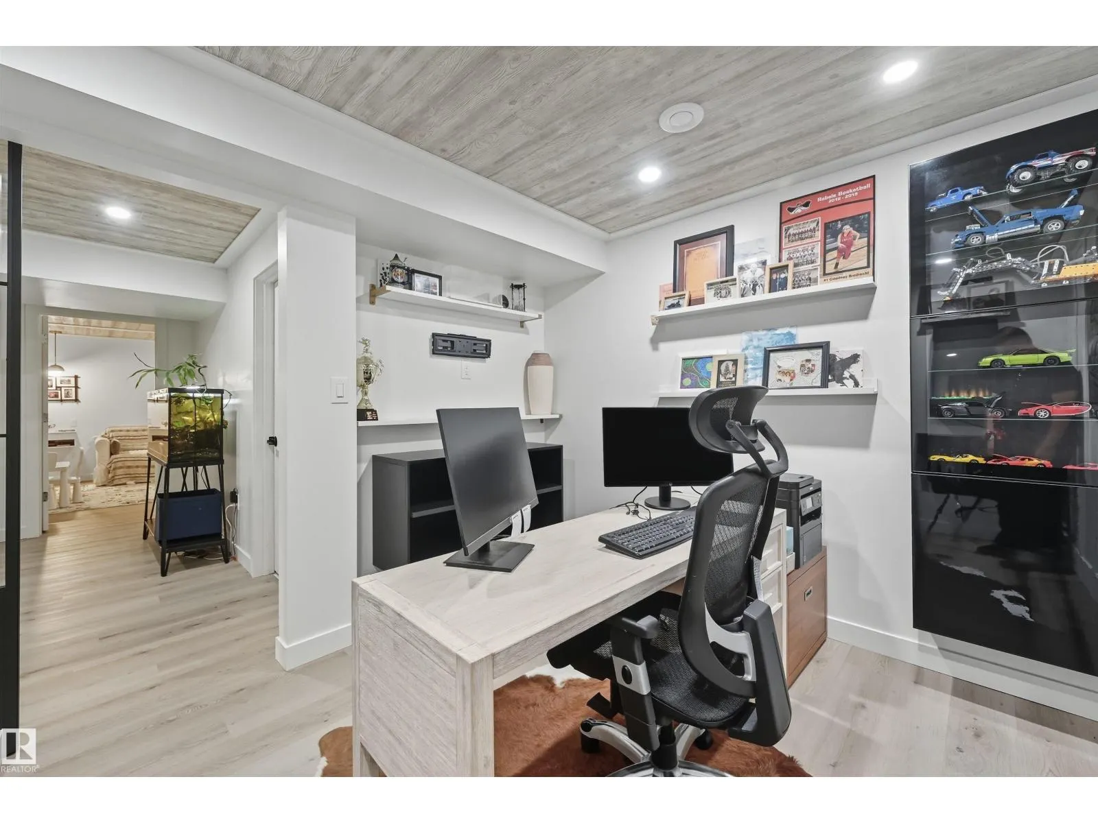 #21 10 BLACKBURN DR W SW