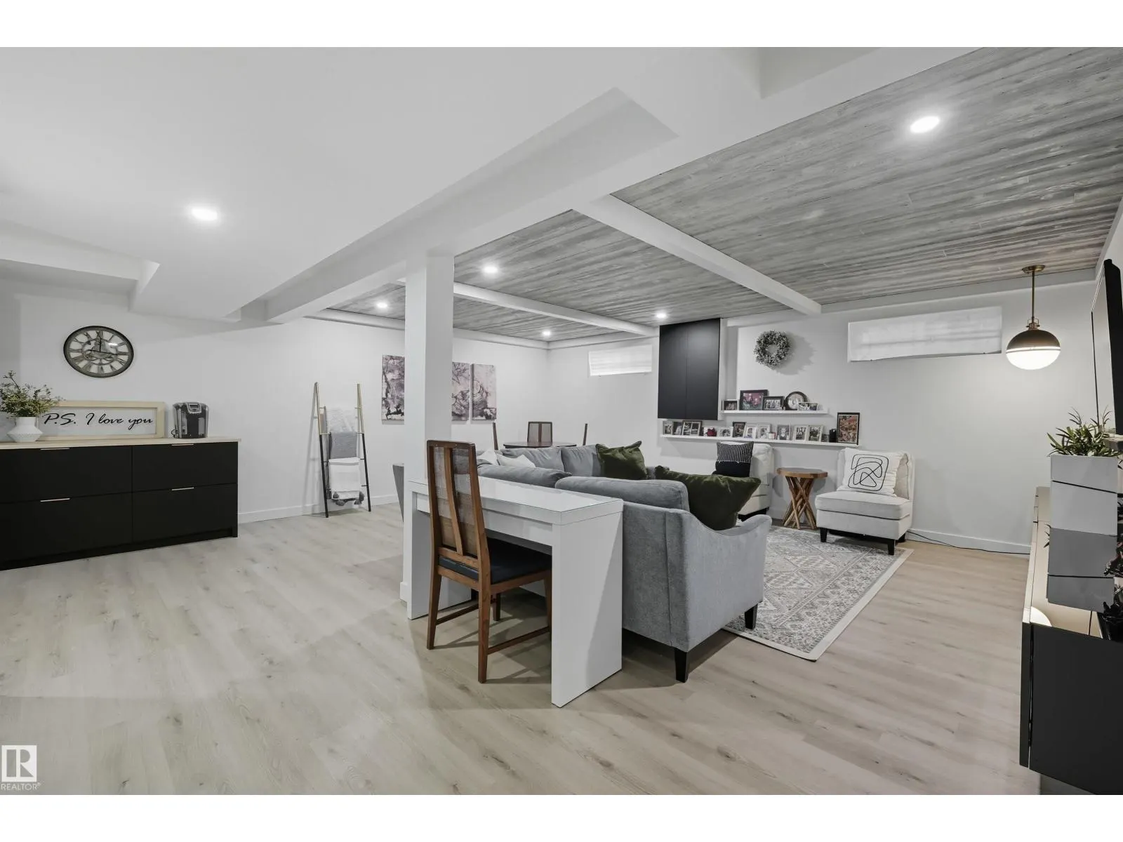 #21 10 BLACKBURN DR W SW