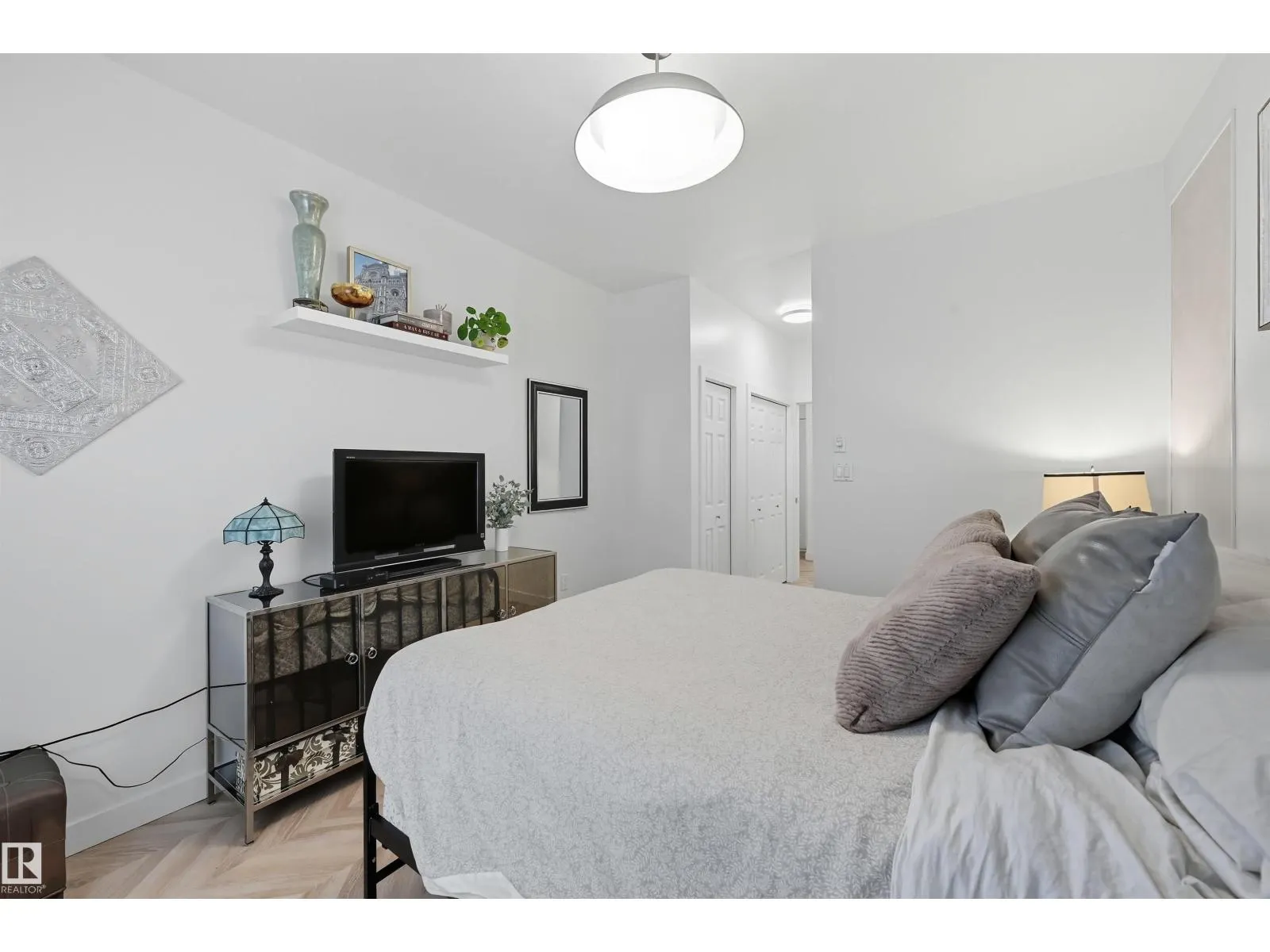 #21 10 BLACKBURN DR W SW