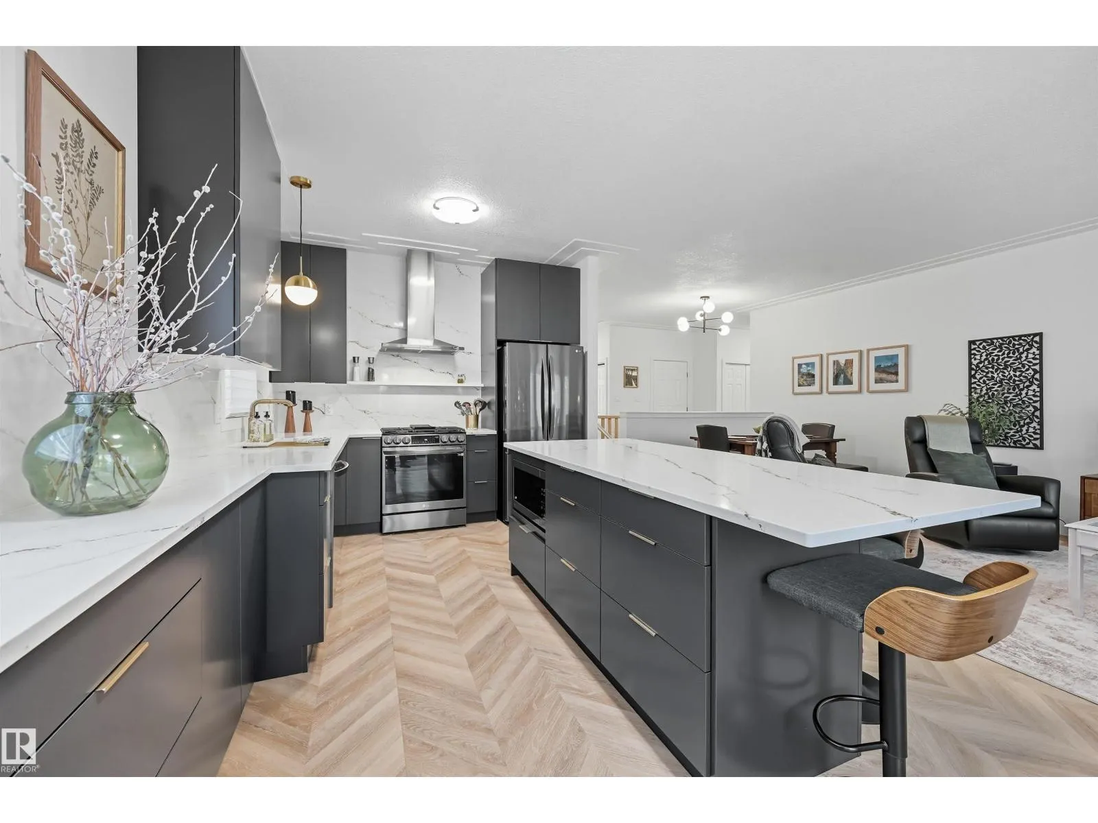 #21 10 BLACKBURN DR W SW