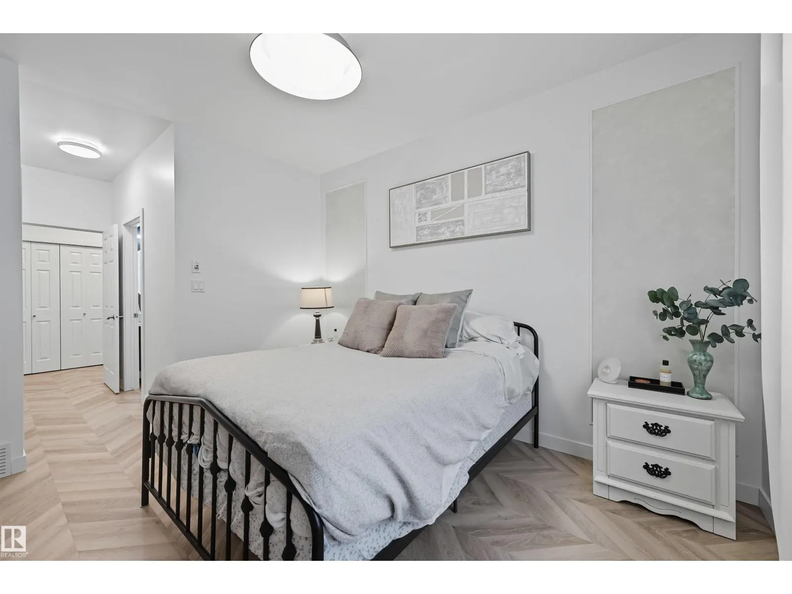 #21 10 BLACKBURN DR W SW