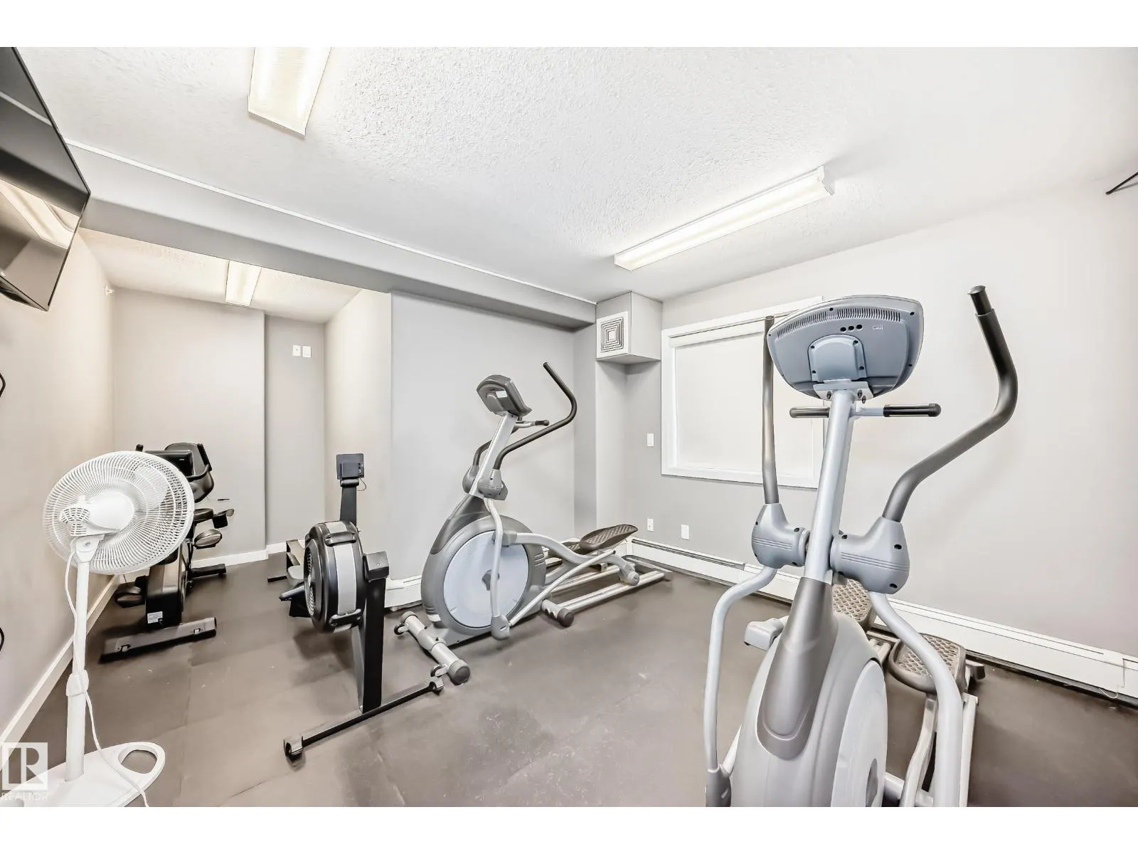 #220 14808 125 ST NW
