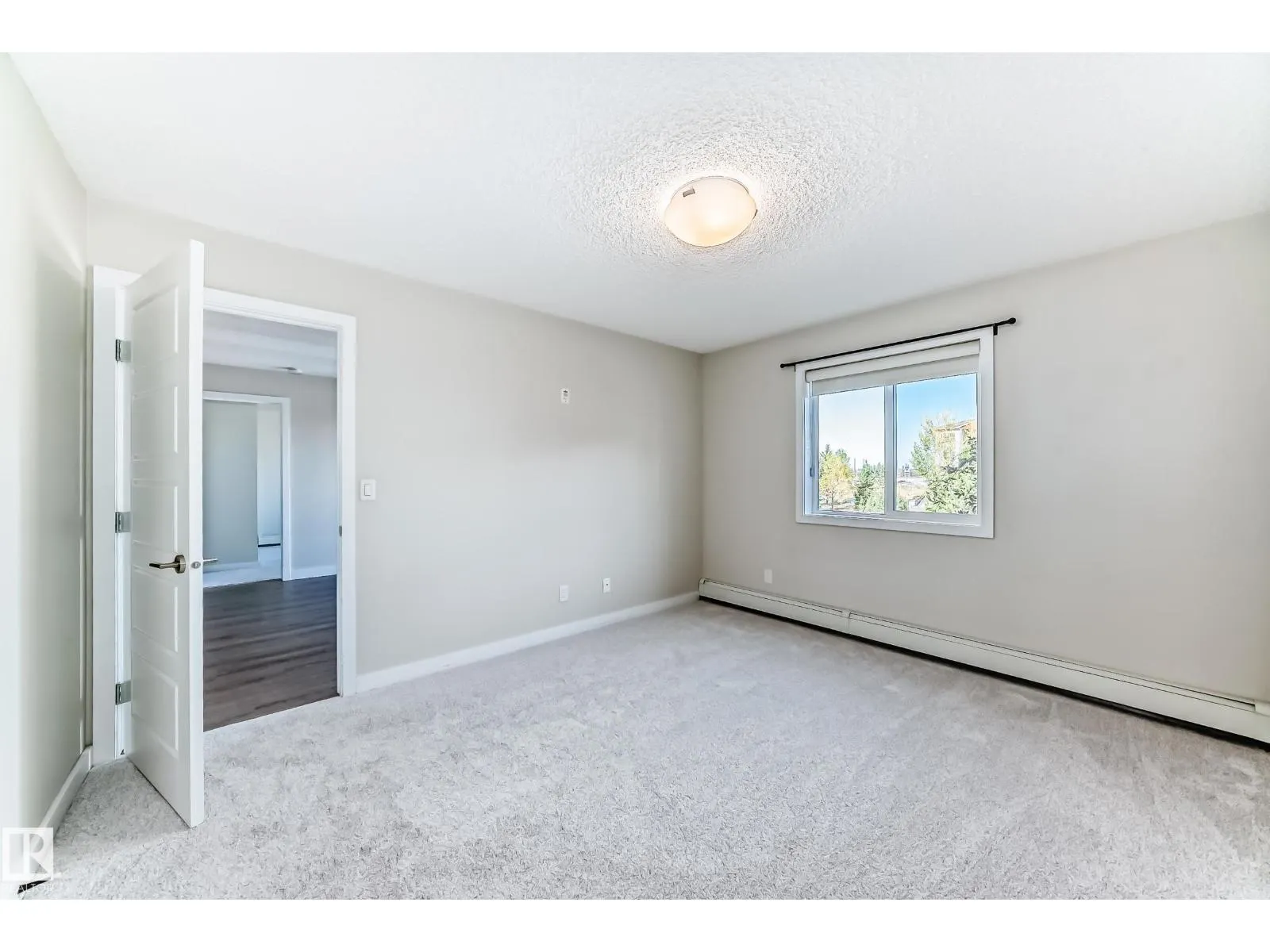 #220 14808 125 ST NW