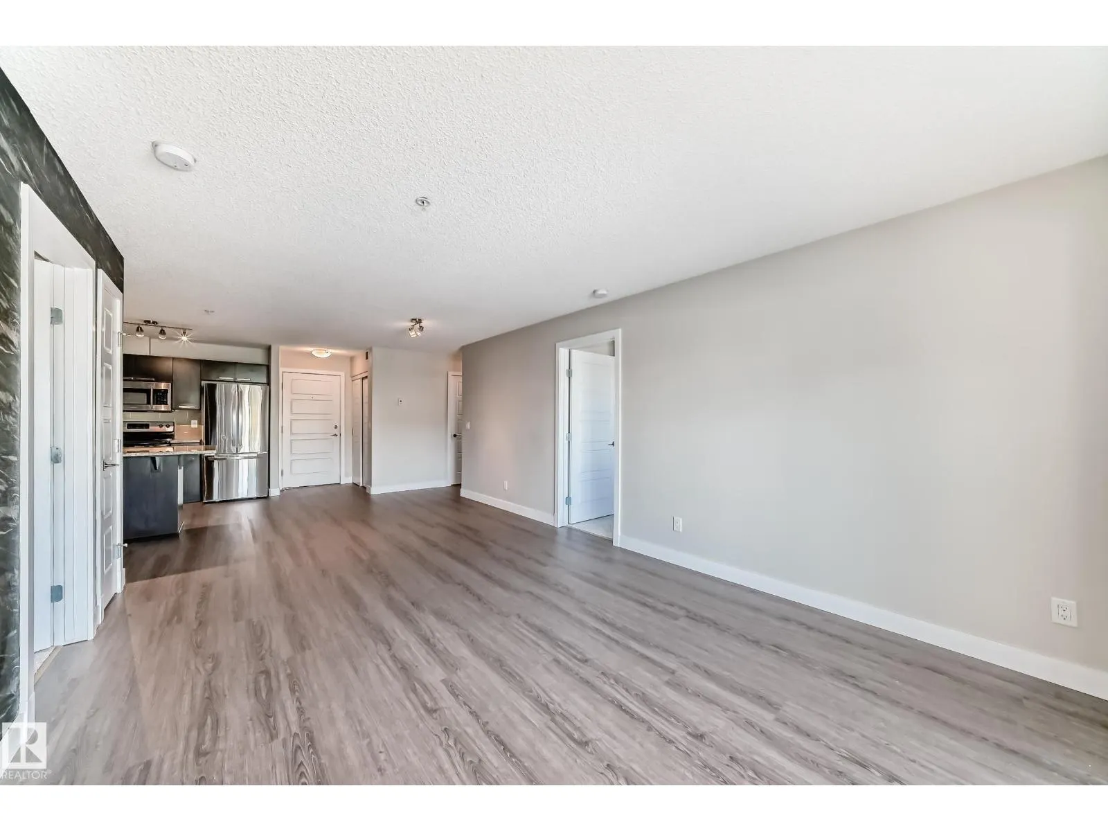 #220 14808 125 ST NW