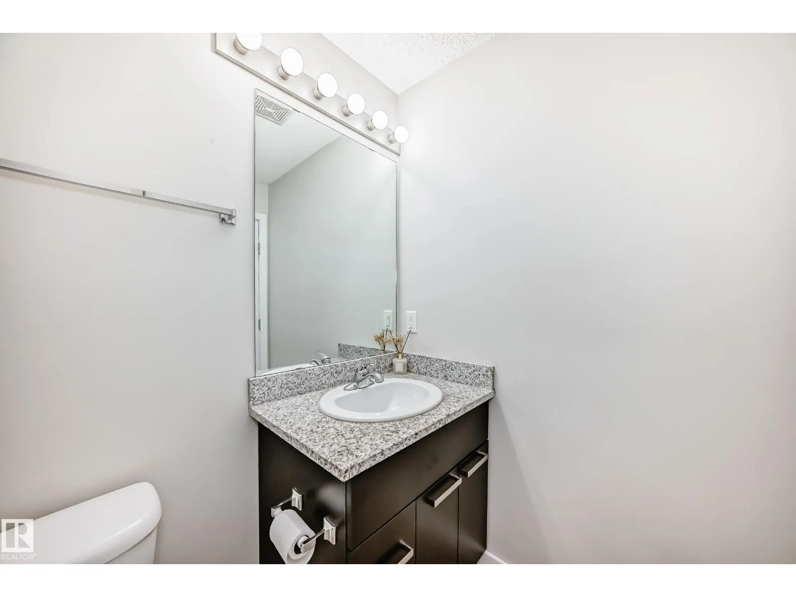 #220 14808 125 ST NW
