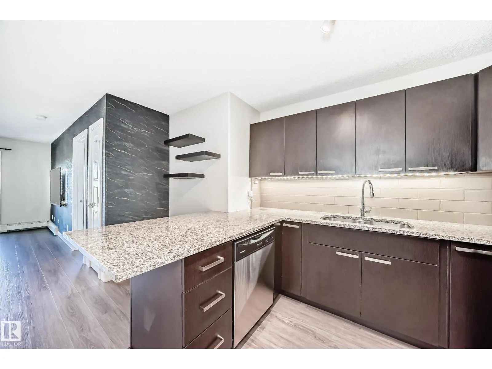 #220 14808 125 ST NW