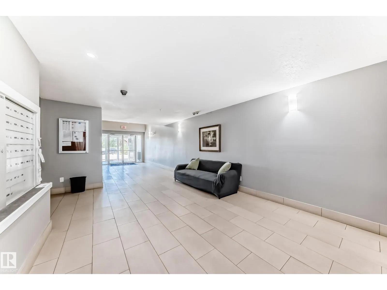 #220 14808 125 ST NW