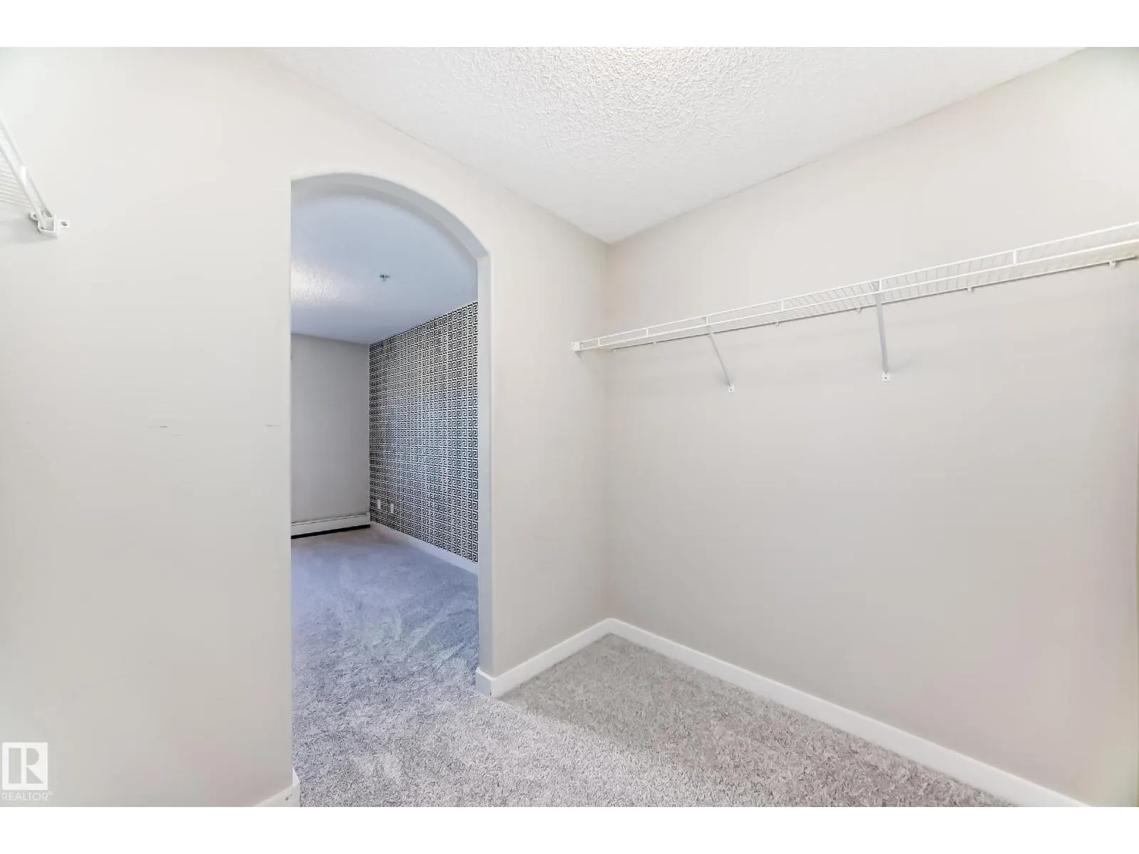 #220 14808 125 ST NW